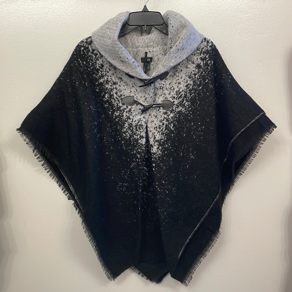 Women’s Cape/Poncho Black and Grey